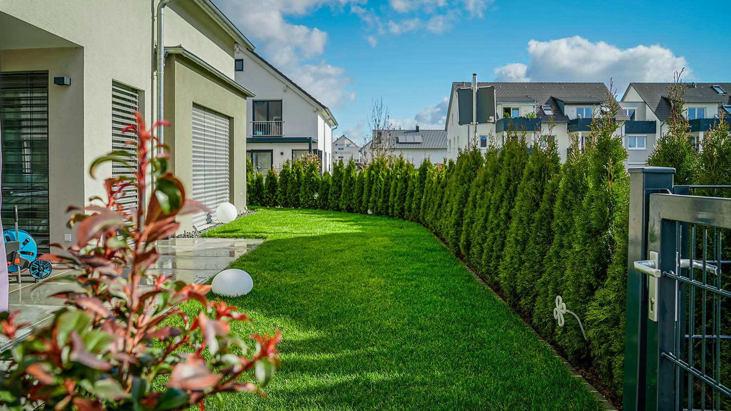 Rasen- und Heckenpflege in Benningen – Gartenbau Ludwigsburg